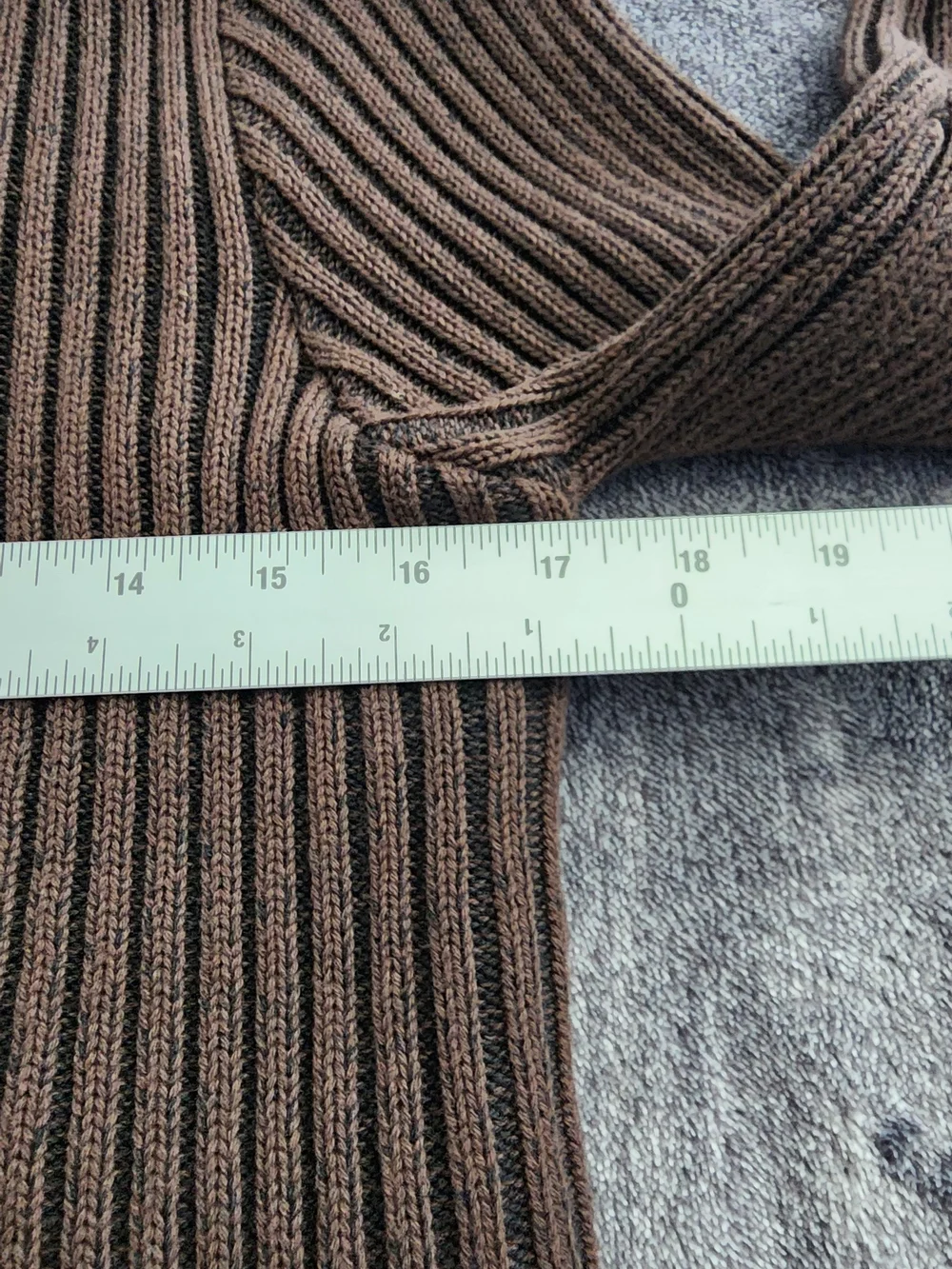 Mens Benjamin Black full-zip sweater with a brown ribbed knit design Size Small